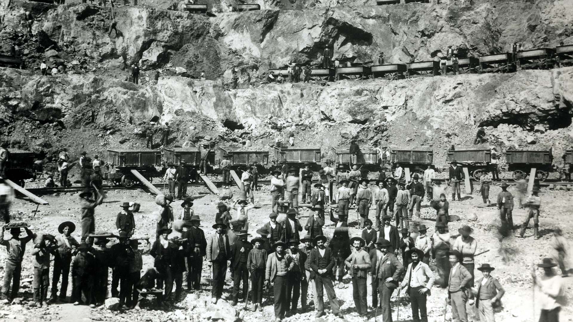 The Rio Tinto mine and workers in the last 1800s. ES.21049.AHMFRT _A-1_100b